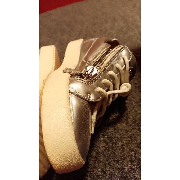 Giuseppe Zanotti size 39 Disighner shoes. Made in Italy. In fair condition. - Picture 11 of 16